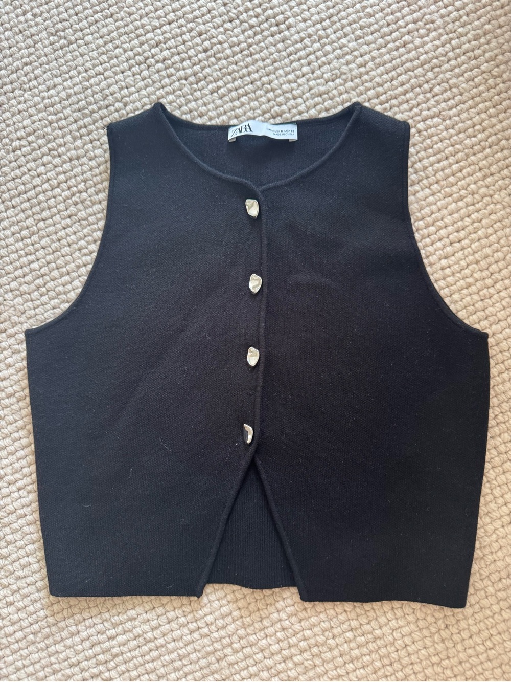 Zara Black Sleeveless Cropped Button Front Top